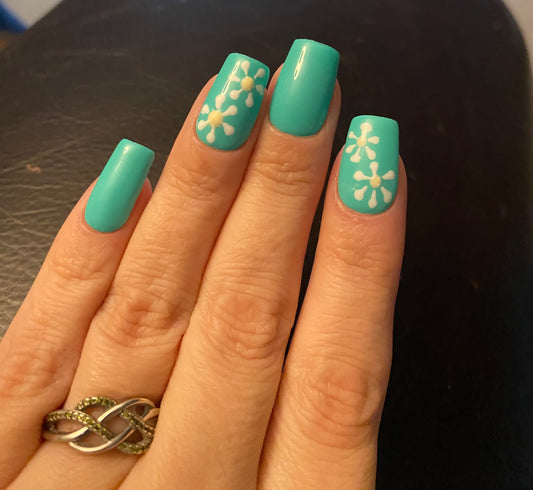 Simple Spring press on nails